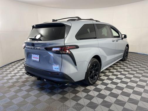 2025 Toyota Sienna Woodland Edition