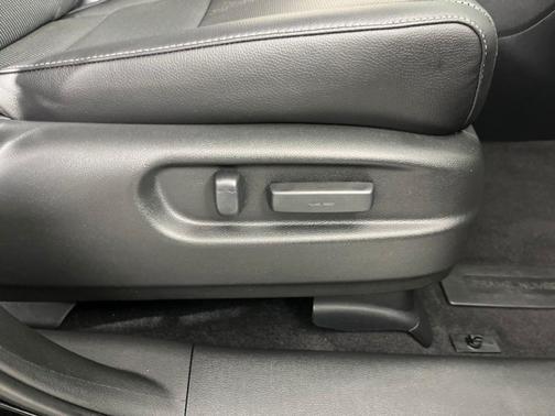 Crystal Black Pearl 2025 Honda Ridgeline RTL+