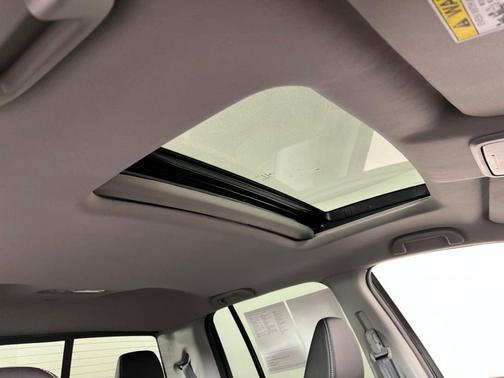 Crystal Black Pearl 2025 Honda Ridgeline RTL+