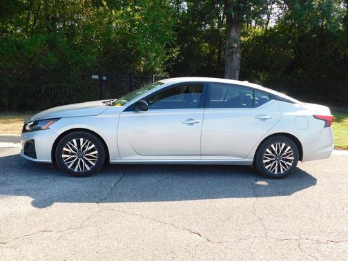 Brilliant Silver Metallic 2025 Nissan Altima SV