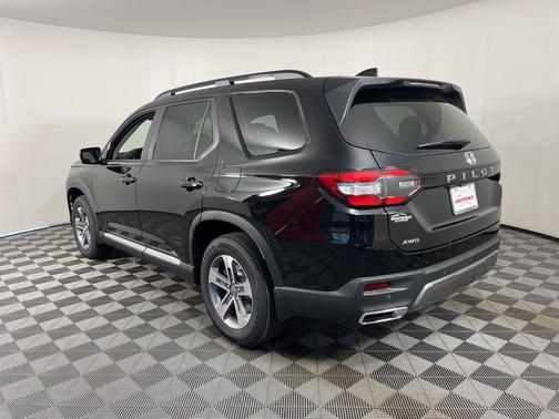 Crystal Black Pearl 2026 Honda Pilot EX-L