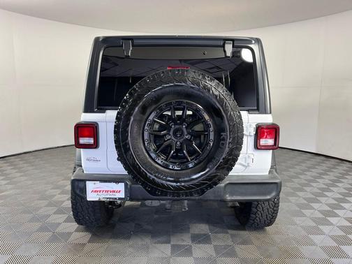 Bright White Clearcoat 2018 Jeep Wrangler Unlimited Sport