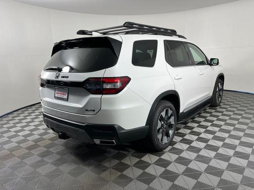 Platinum White Pearl 2026 Honda Pilot Elite