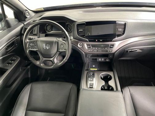 Crystal Black Pearl 2025 Honda Passport EX-L