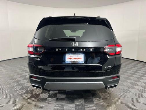 Crystal Black Pearl 2026 Honda Pilot Elite