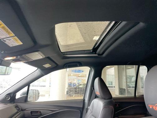Crystal Black Pearl 2025 Honda Ridgeline TrailSport+