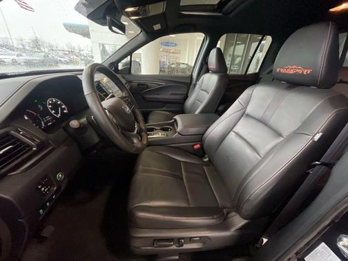 Crystal Black Pearl 2025 Honda Ridgeline TrailSport+