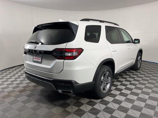 Platinum White Pearl 2026 Honda Pilot EX-L