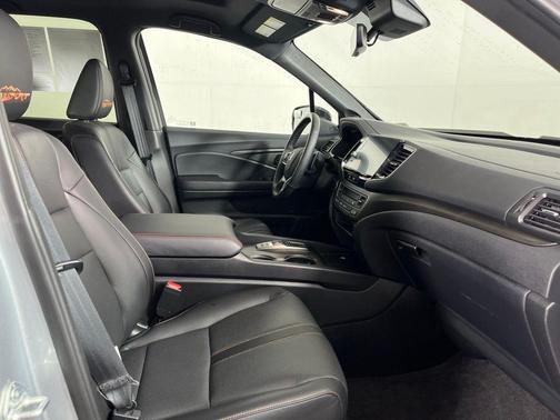 Solar Silver Metallic 2025 Honda Ridgeline TrailSport