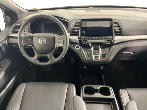Platinum White Pearl 2024 Honda Odyssey Sport