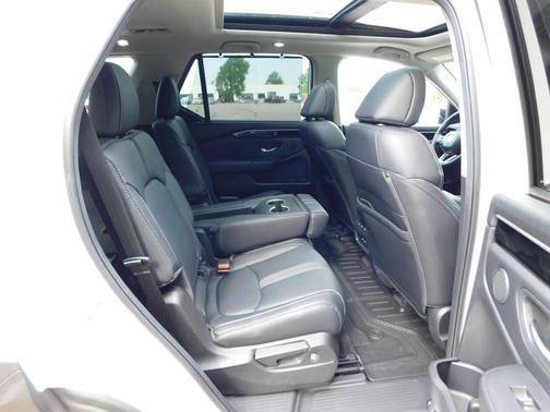 Platinum White Pearl 2025 Honda Pilot Touring