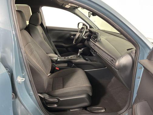 Pearl 2024 Honda HR-V Sport