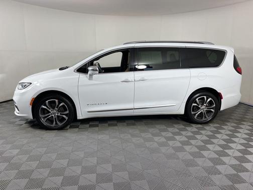 2022 Chrysler Pacifica Pinnacle