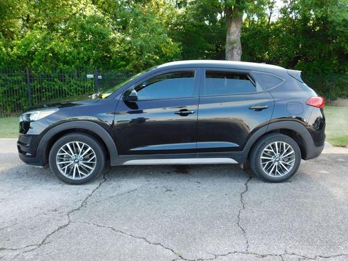 Black Noir Pearl 2021 Hyundai TUCSON SEL