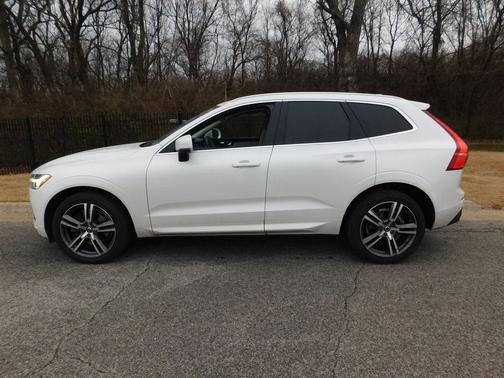 2020 Volvo XC60 T6 Momentum
