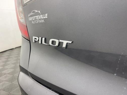 2022 Honda Pilot Touring 7-Passenger