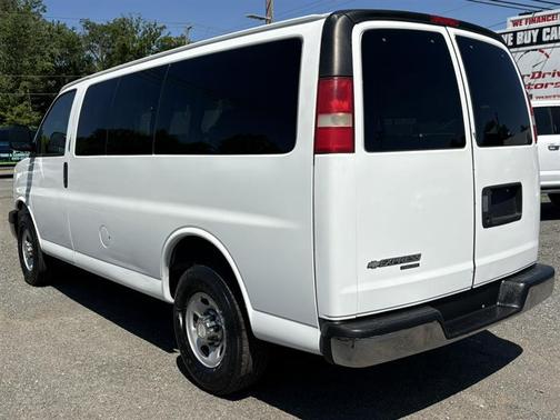 Summit White 2008 Chevrolet Express 2500 LS