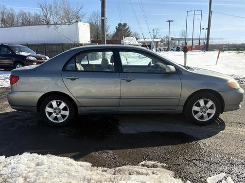 2004 Toyota Corolla LE