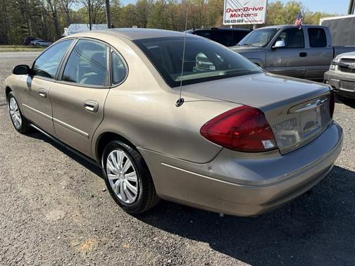 Spruce Green Metallic 2003 Ford Taurus LX