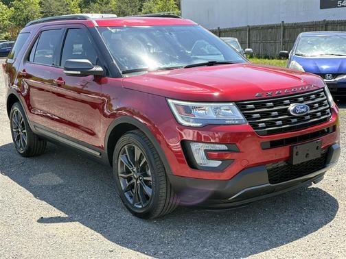 Ruby Red Metallic Tinted Clearcoat 2017 Ford Explorer XLT