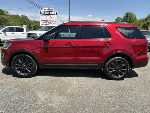 Ruby Red Metallic Tinted Clearcoat 2017 Ford Explorer XLT