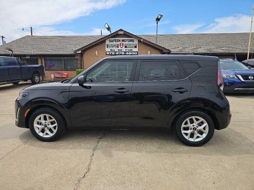 Fusion Black 2023 Kia Soul LX