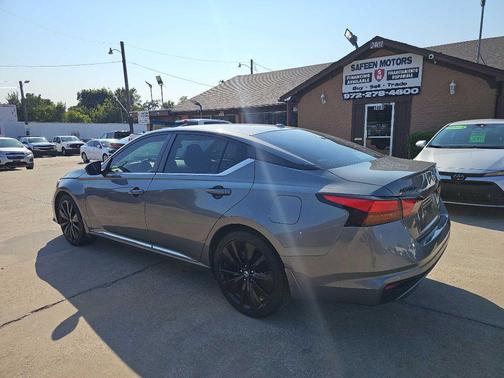 2022 Nissan Altima SR FWD