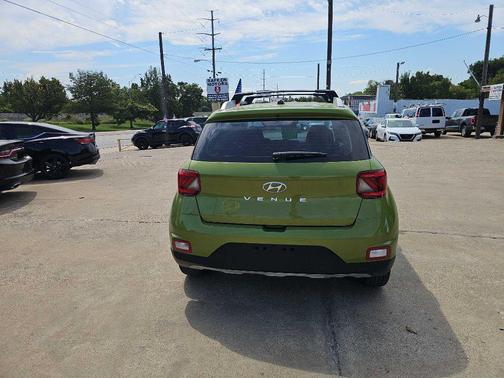 2023 Hyundai VENUE SEL