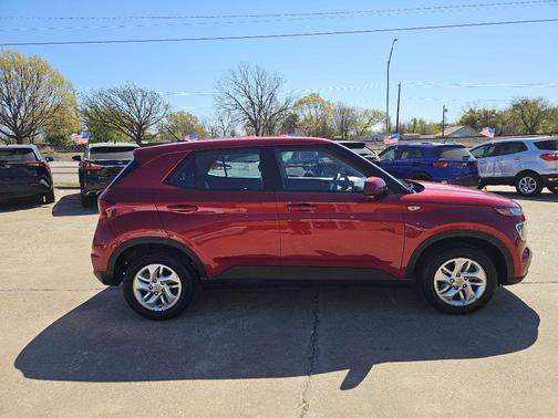 2025 Hyundai VENUE SE