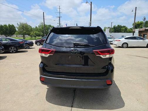 2019 Toyota Highlander SE