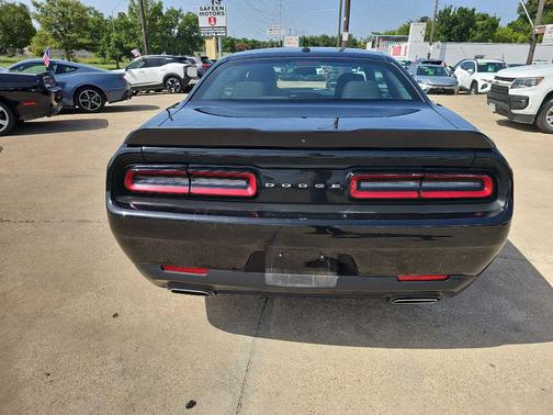 Pitch Black Clearcoat 2023 Dodge Challenger GT