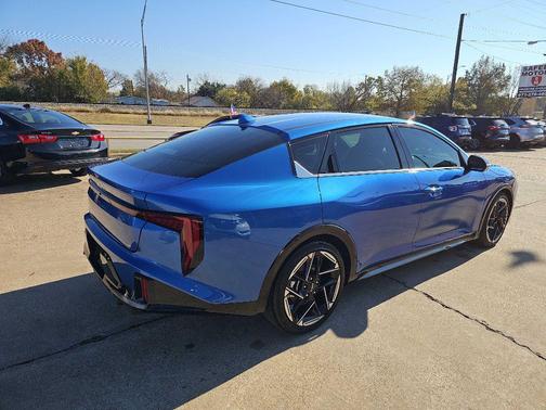 2025 Kia K4 GT-Line
