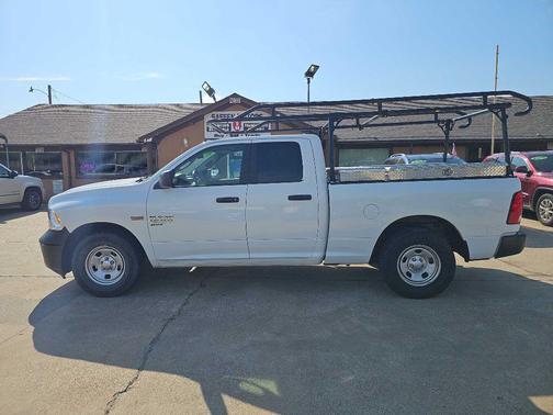 Bright White Clearcoat 2023 RAM 1500 Classic SLT