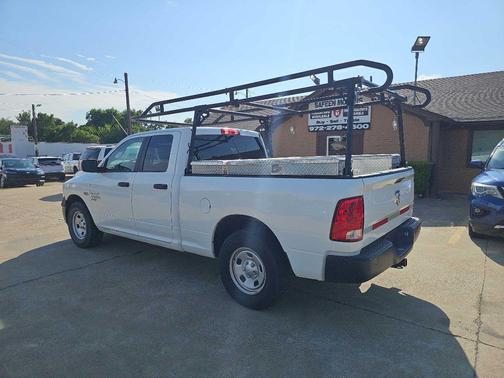 Bright White Clearcoat 2023 RAM 1500 Classic SLT