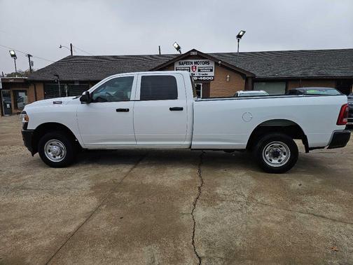 2022 RAM 2500 Tradesman Crew Cab 4x2 8' Box