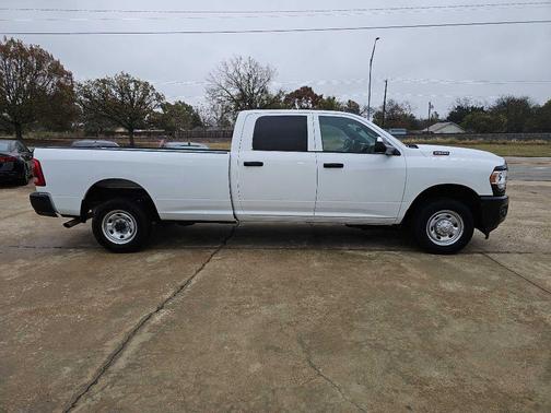2022 RAM 2500 Tradesman Crew Cab 4x2 8' Box