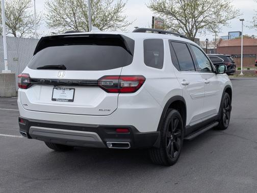 Platinum White Pearl 2023 Honda Pilot