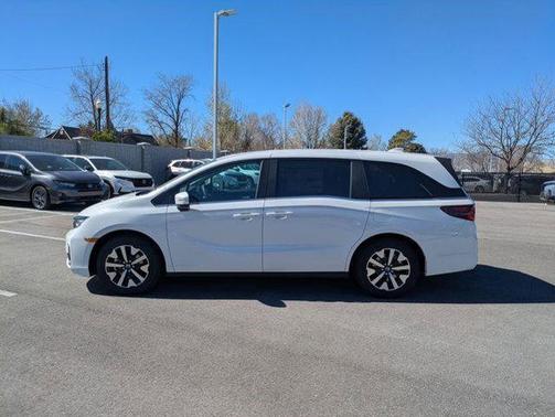 Platinum White Pearl 2026 Honda Odyssey Sport-L