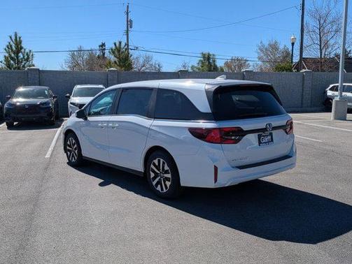 Platinum White Pearl 2026 Honda Odyssey Sport-L
