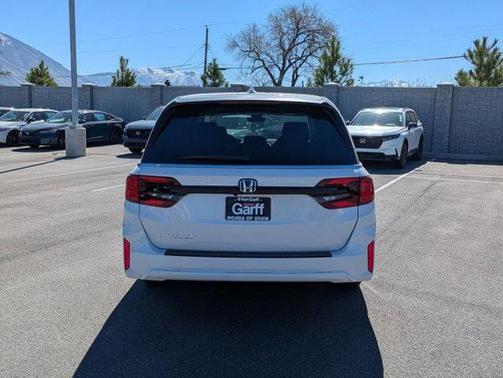 Platinum White Pearl 2026 Honda Odyssey Sport-L