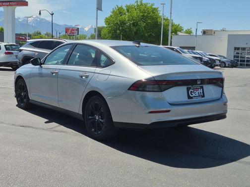 Solar Silver Metallic 2025 Honda Accord SE