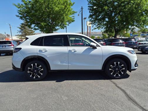 Platinum White Pearl 2027 Honda HR-V EX-L