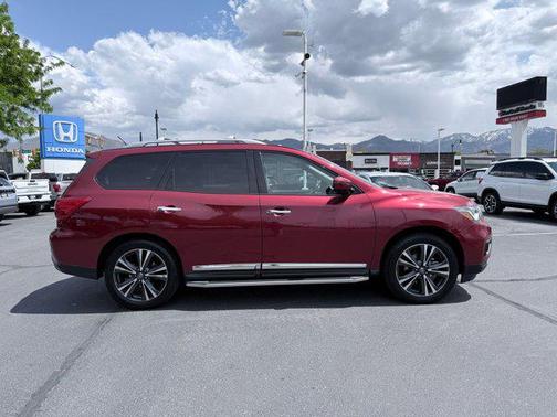 Cayenne Red Metallic 2017 Nissan Pathfinder Platinum