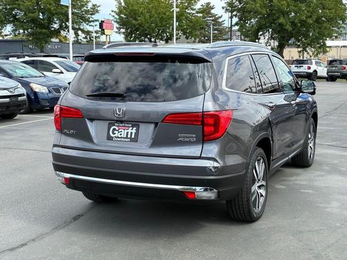 Modern Steel Metallic 2016 Honda Pilot Touring