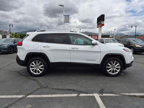 Bright White Clearcoat 2015 Jeep Cherokee Limited