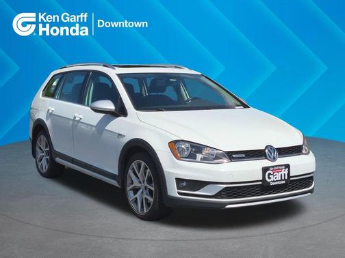 Pure White 2017 Volkswagen Golf Alltrack TSI S