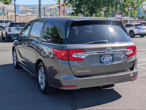 Pewter 2018 Honda Odyssey EX