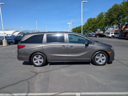 Pewter 2018 Honda Odyssey EX