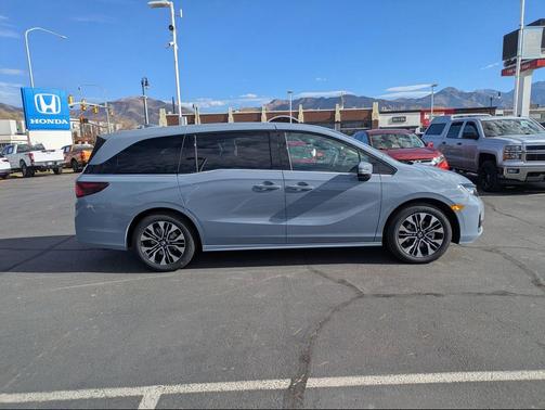 Sonic Gray Pearl 2026 Honda Odyssey Elite
