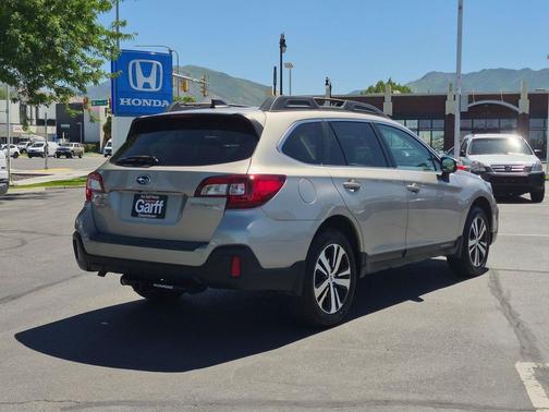 Tungsten Metallic 2019 Subaru Outback 2.5i Limited